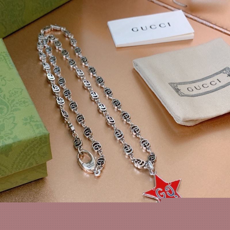 G*u*i necklaces